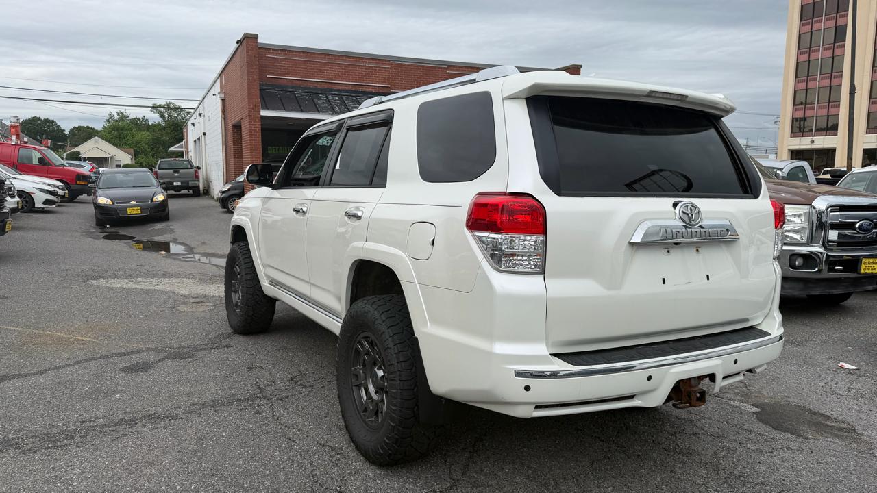 Toyota 4Runner 4WD 4dr V6 Limited (Natl) 2010