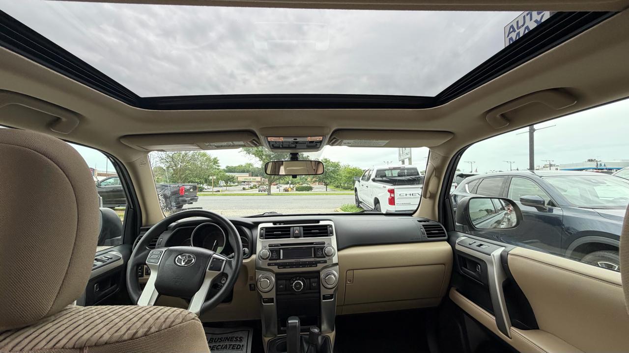 Toyota 4Runner 4WD 4dr V6 Limited (Natl) 2010