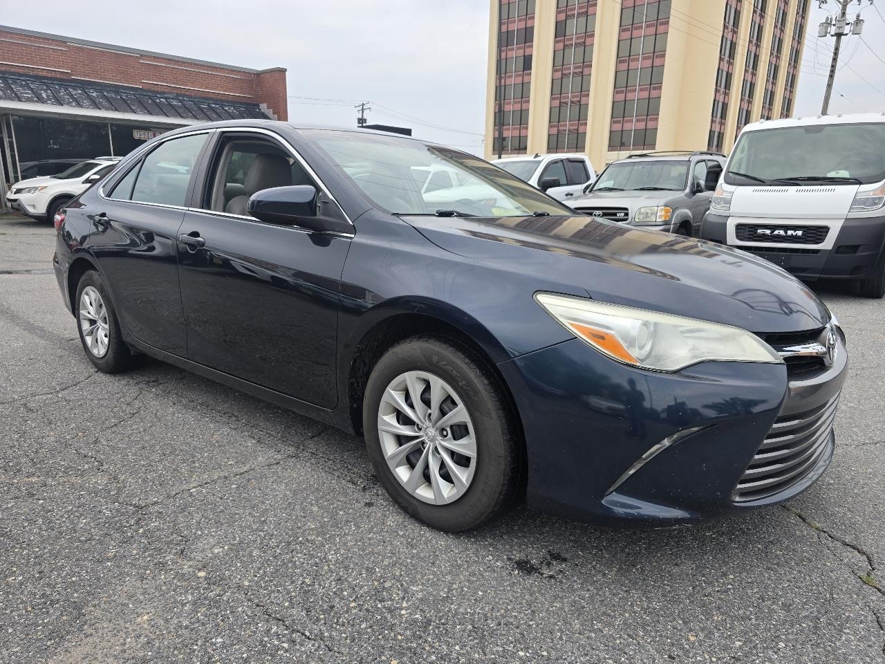 Toyota Camry 4dr Sdn I4 Auto XLE (Natl) 2015
