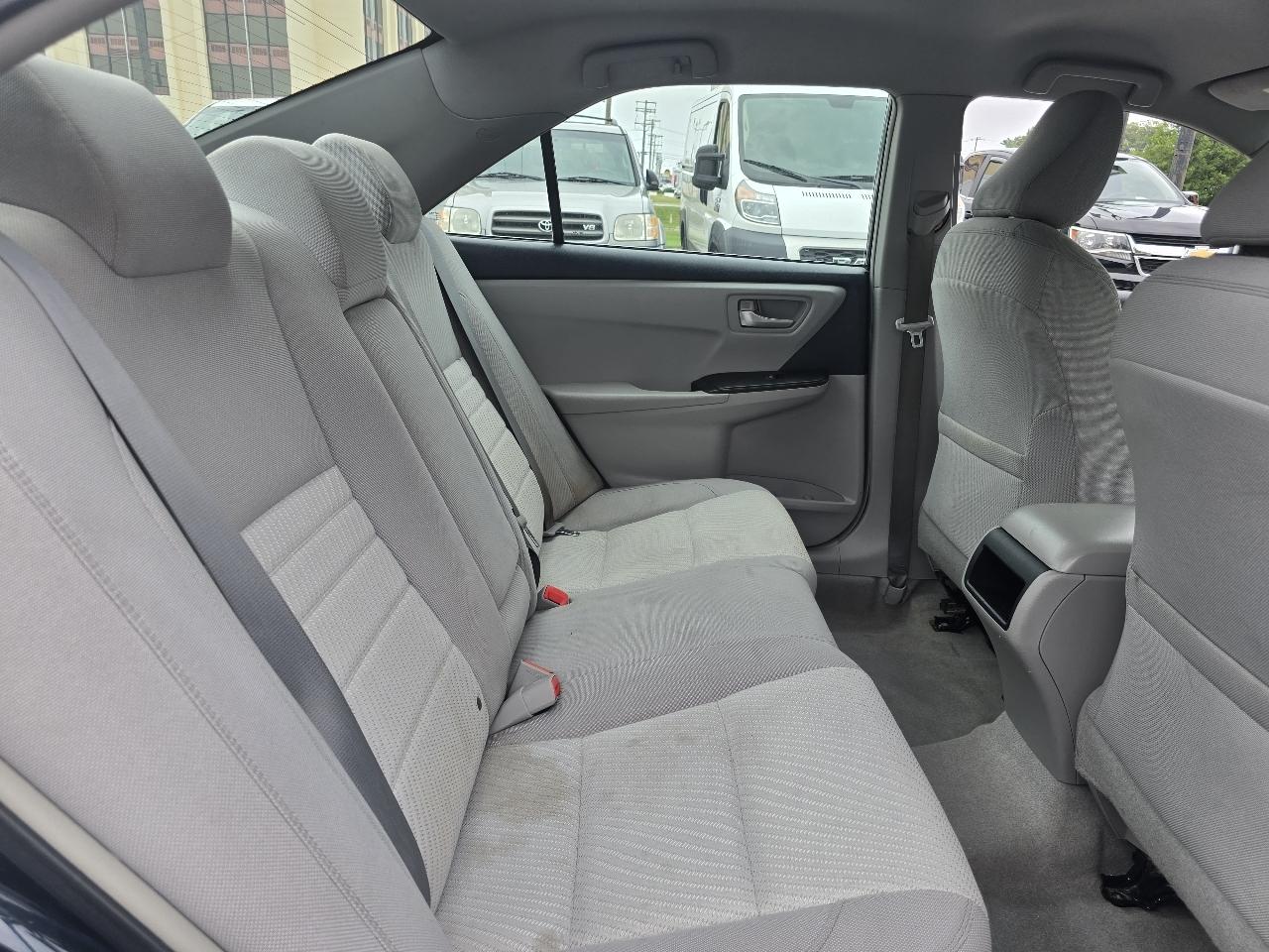 Toyota Camry 4dr Sdn I4 Auto XLE (Natl) 2015