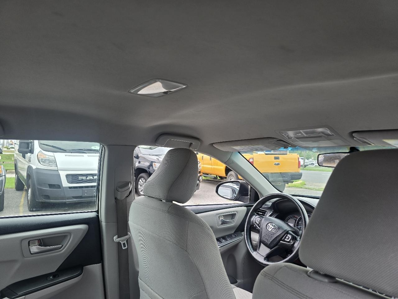 Toyota Camry 4dr Sdn I4 Auto XLE (Natl) 2015
