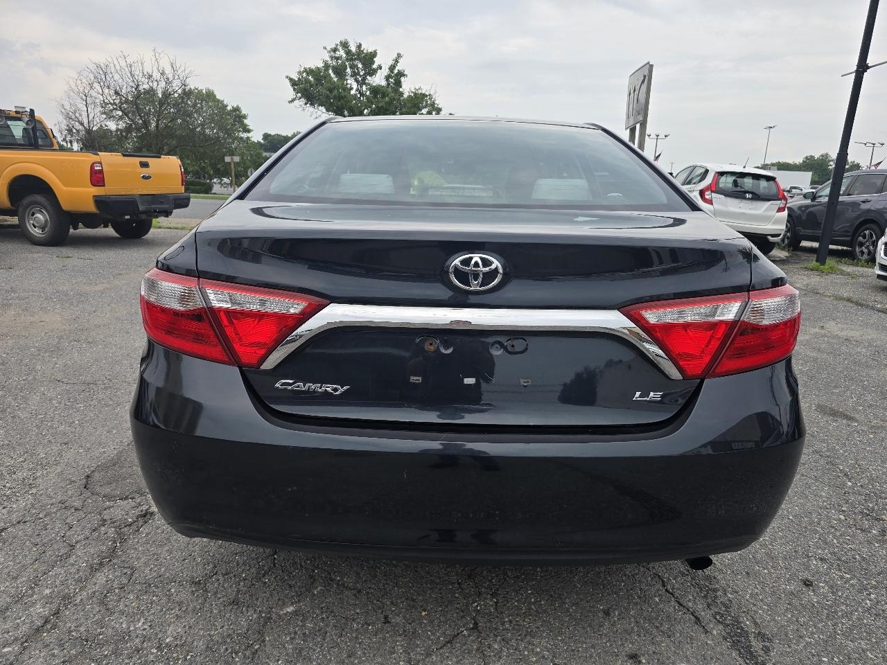 Toyota Camry 4dr Sdn I4 Auto XLE (Natl) 2015