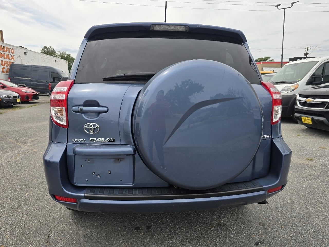 Toyota RAV4 4WD 4dr 4-cyl 4-Spd AT Ltd (Natl) 2009