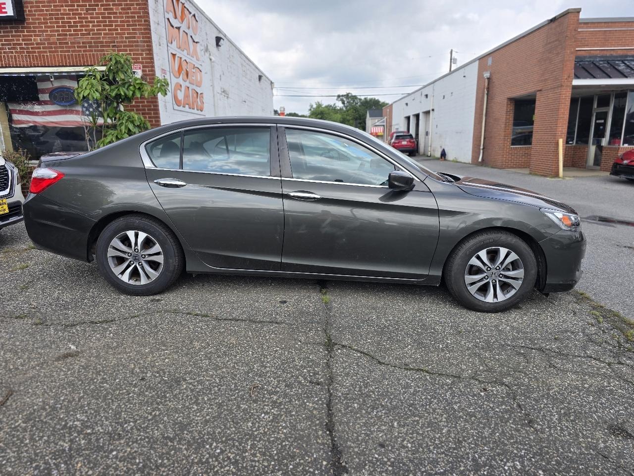 Honda Accord photo 3