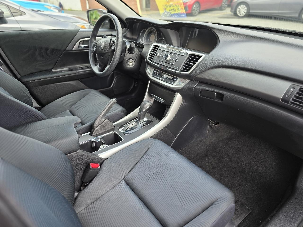 Honda Accord photo 5