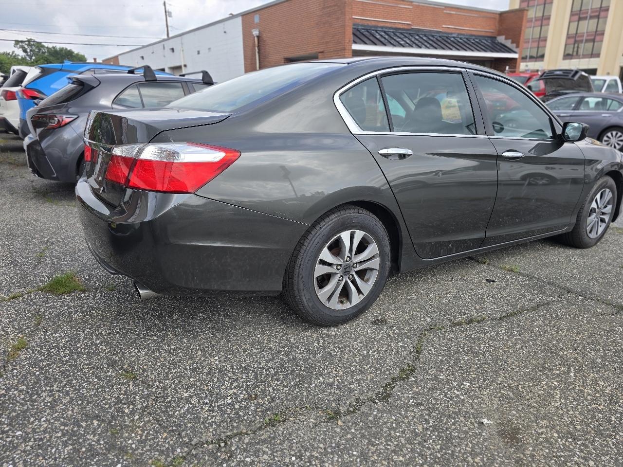 Honda Accord photo 10