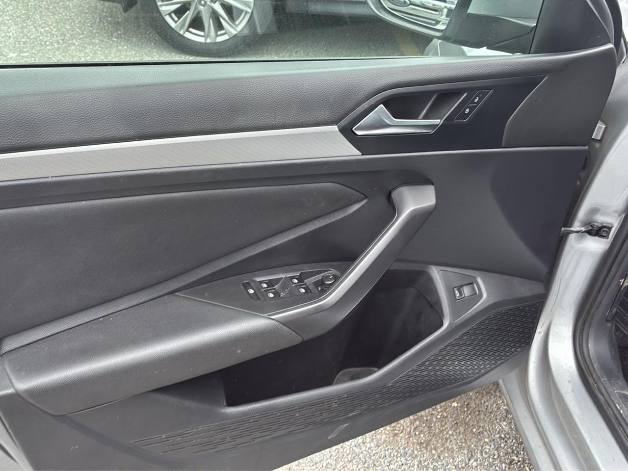 Volkswagen Jetta R-Line Auto w/SULEV 2020