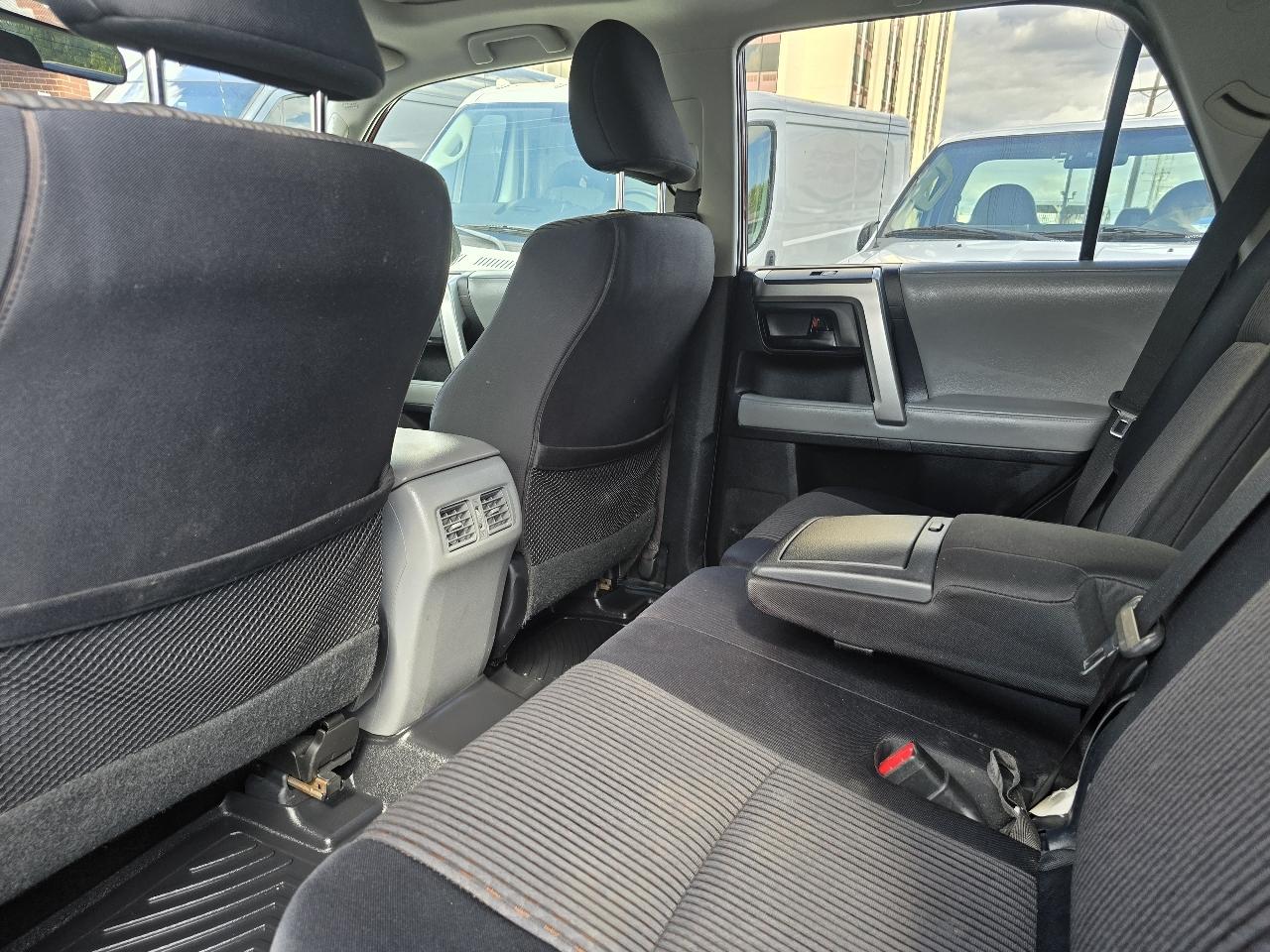 Toyota 4Runner RWD 4dr V6 Limited (Natl) 2013