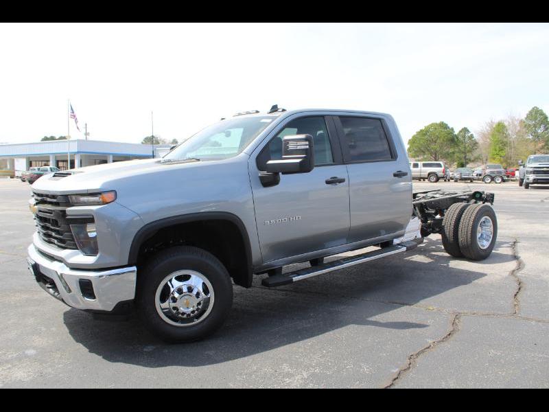 2026 Chevrolet Silverado 3500HD Work Truck Crew Cab 4WD