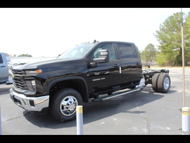 2026 Chevrolet Silverado 3500HD Work Truck Crew Cab 4WD