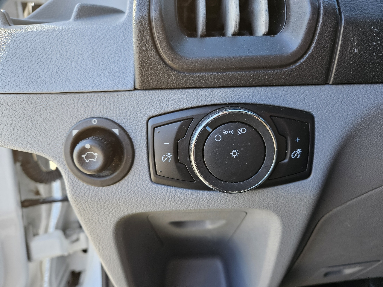 Ford Transit 250 Van High Roof w/Sliding Pass. 148-in. WB EL 2016