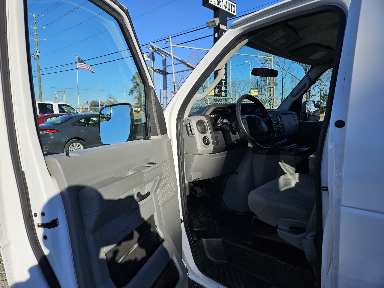 Ford Econoline E-250 2014