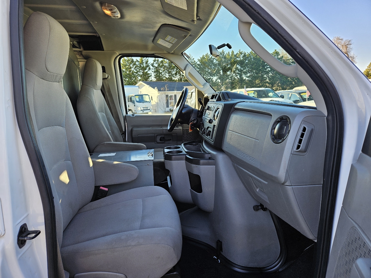 Ford Econoline E-250 2014