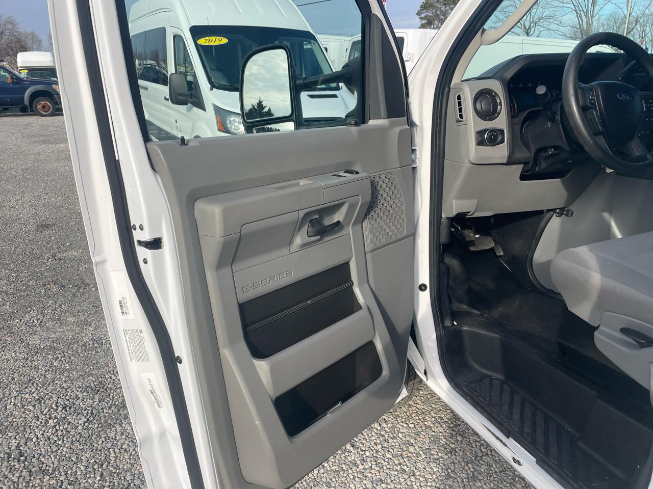 Ford E-Series Cutaway  2021