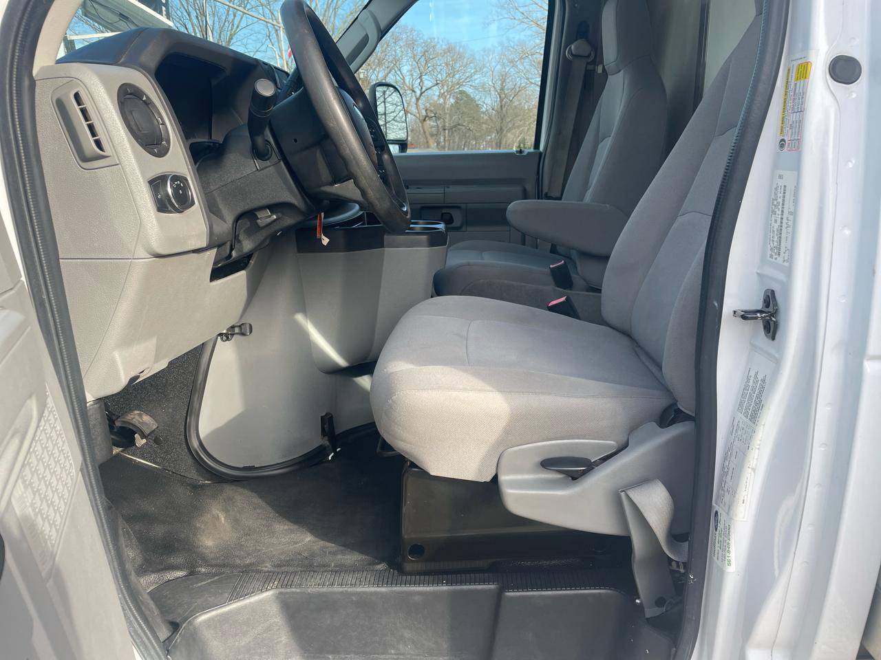 Ford E-Series Cutaway  2021