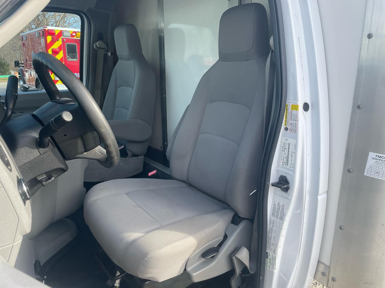 Ford E-Series Cutaway  2021