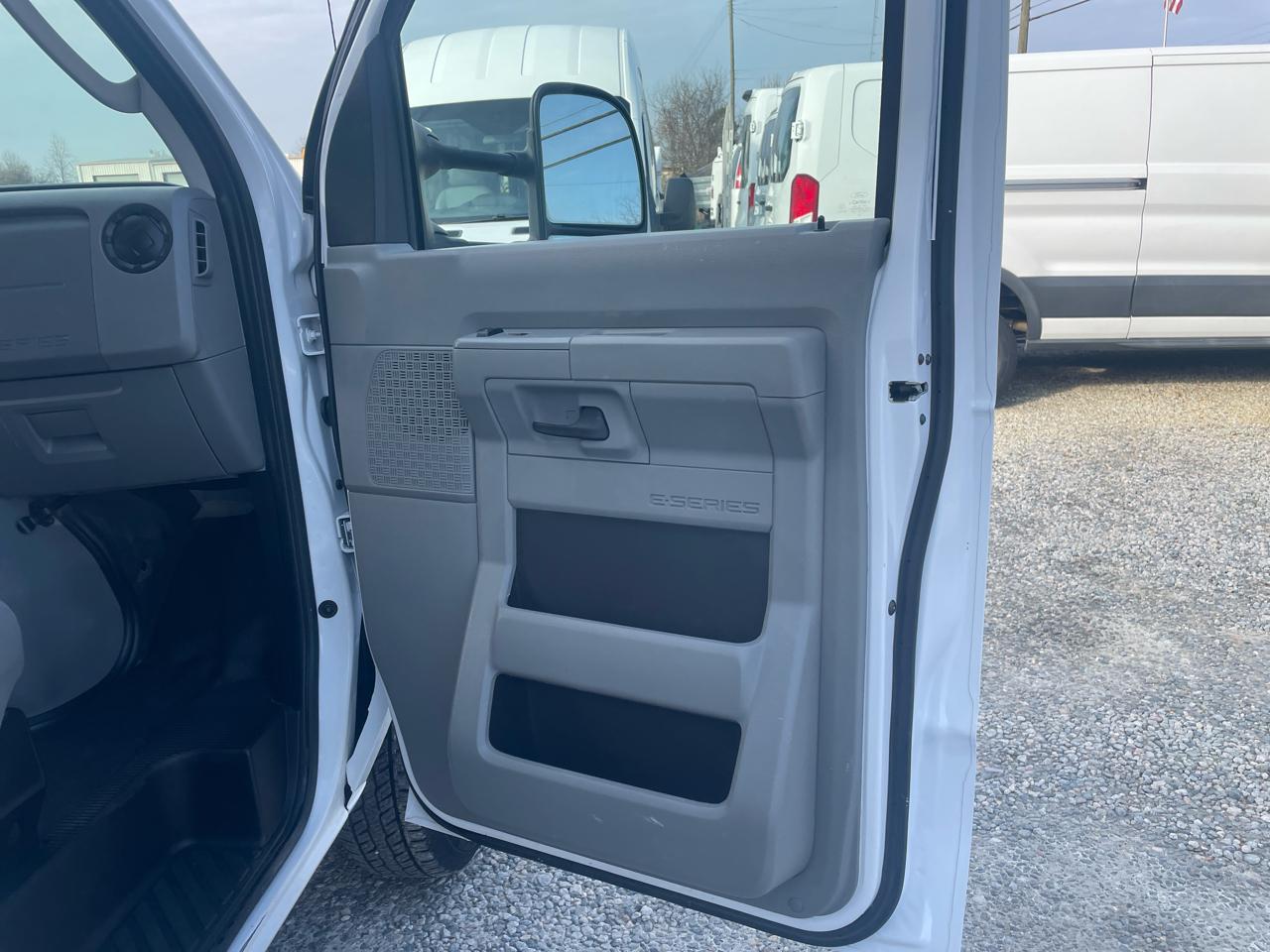 Ford E-Series Cutaway  2021