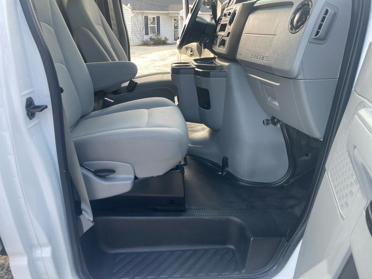 Ford E-Series Cutaway  2021