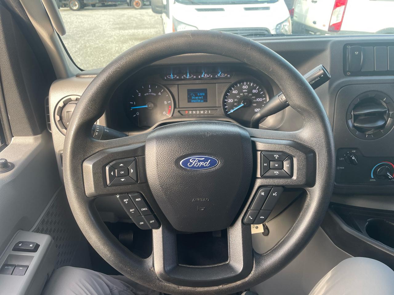 Ford E-Series Cutaway  2021