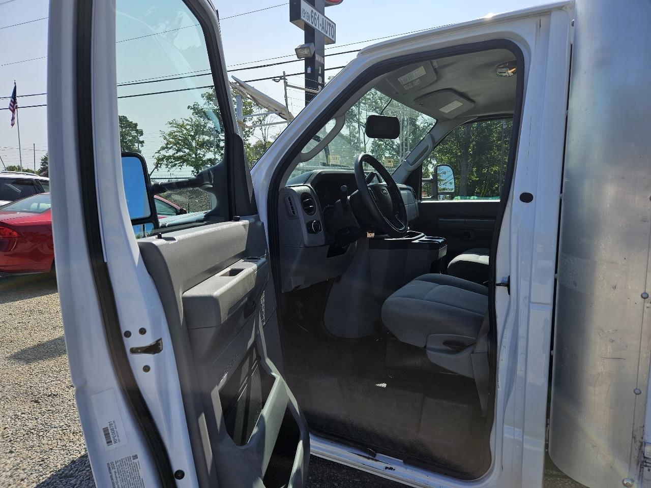Ford E-Series Cutaway  2021