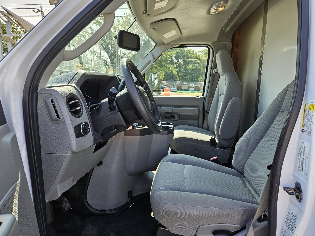Ford E-Series Cutaway  2021