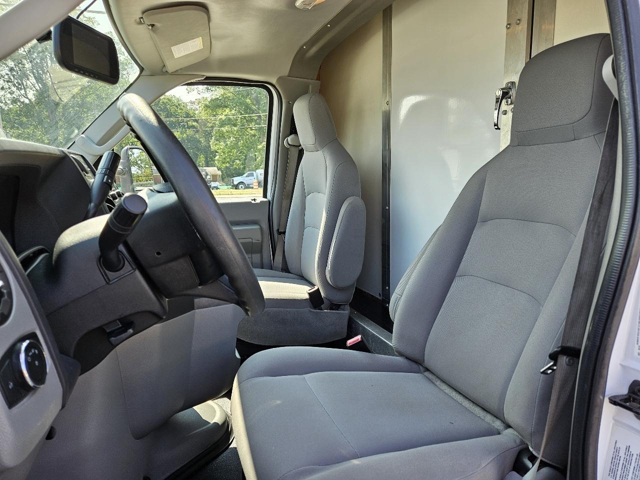 Ford E-Series Cutaway  2021