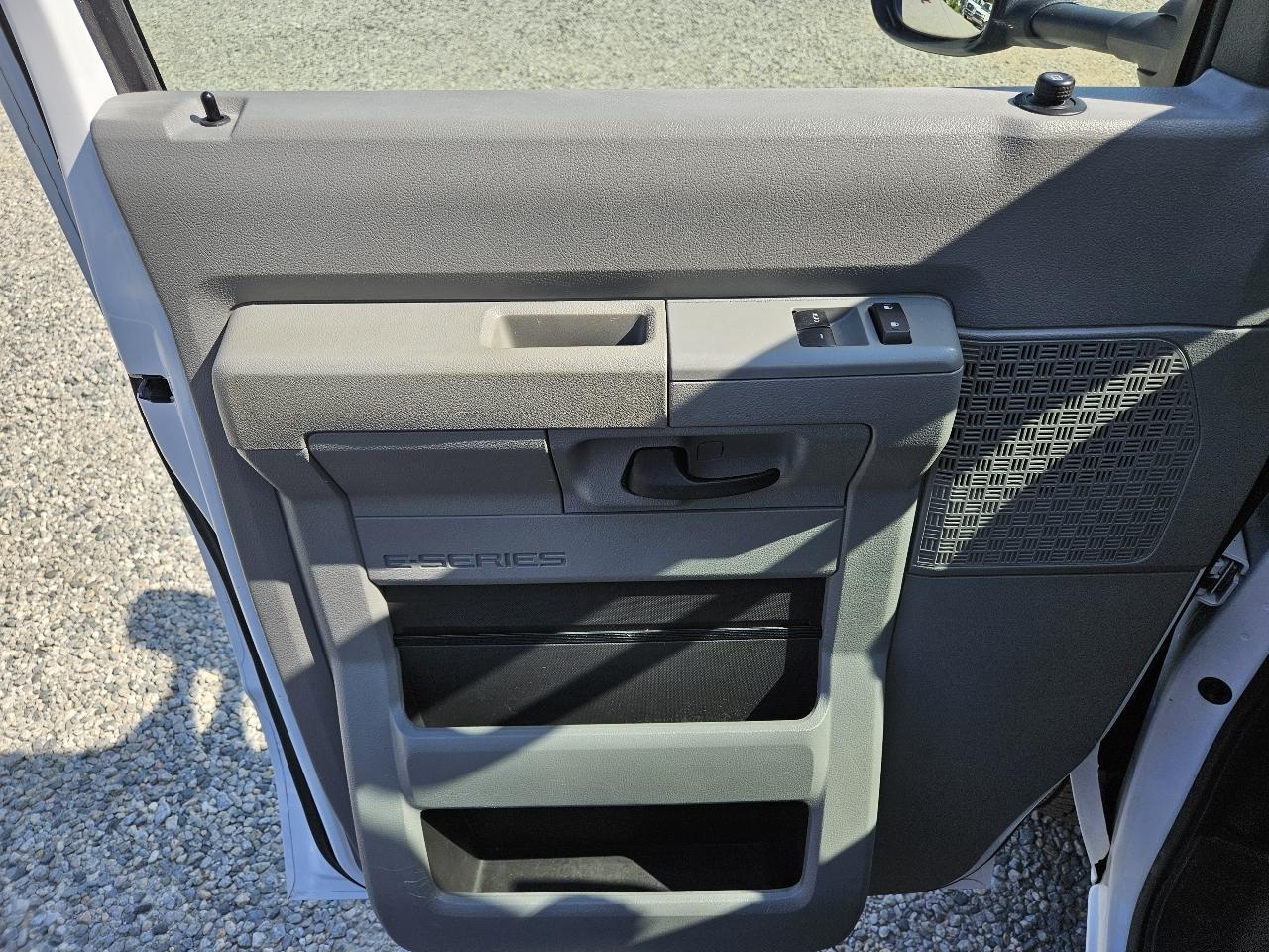 Ford E-Series Cutaway  2021