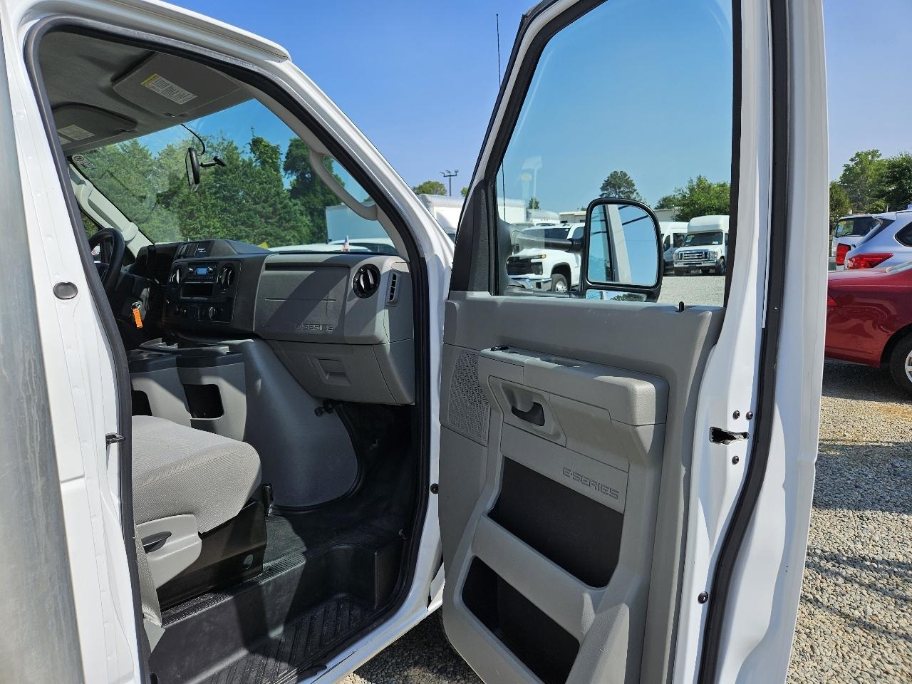 Ford E-Series Cutaway  2021