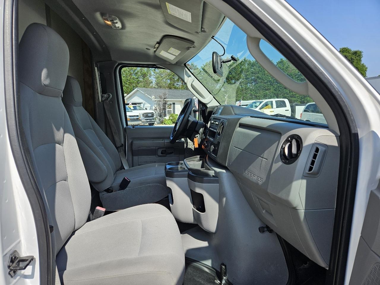 Ford E-Series Cutaway  2021