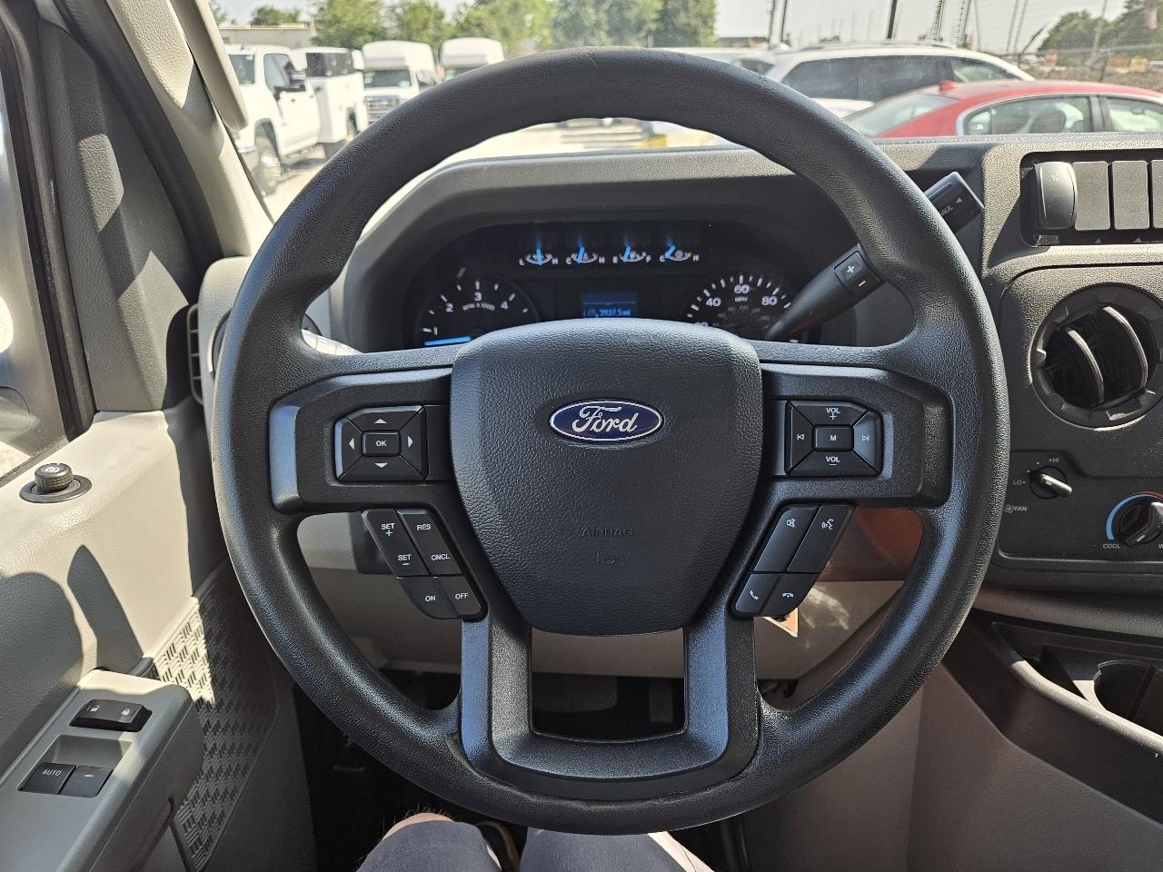 Ford E-Series Cutaway  2021