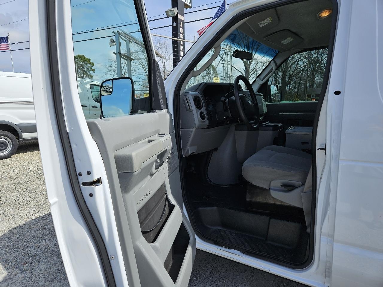 Ford Econoline Cargo Van  2011