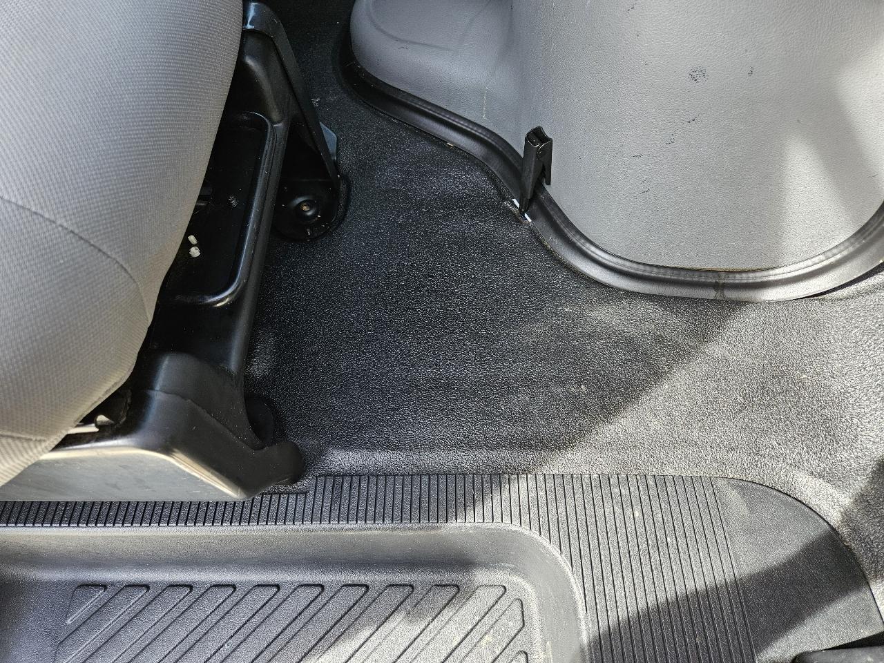 Ford Econoline Cargo Van  2011