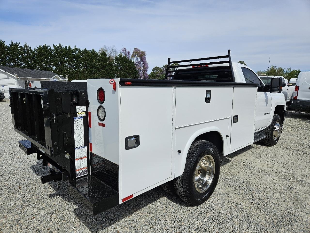 Chevrolet Silverado 3500HD 4WD Reg Cab 133.7" DRW LT 2015