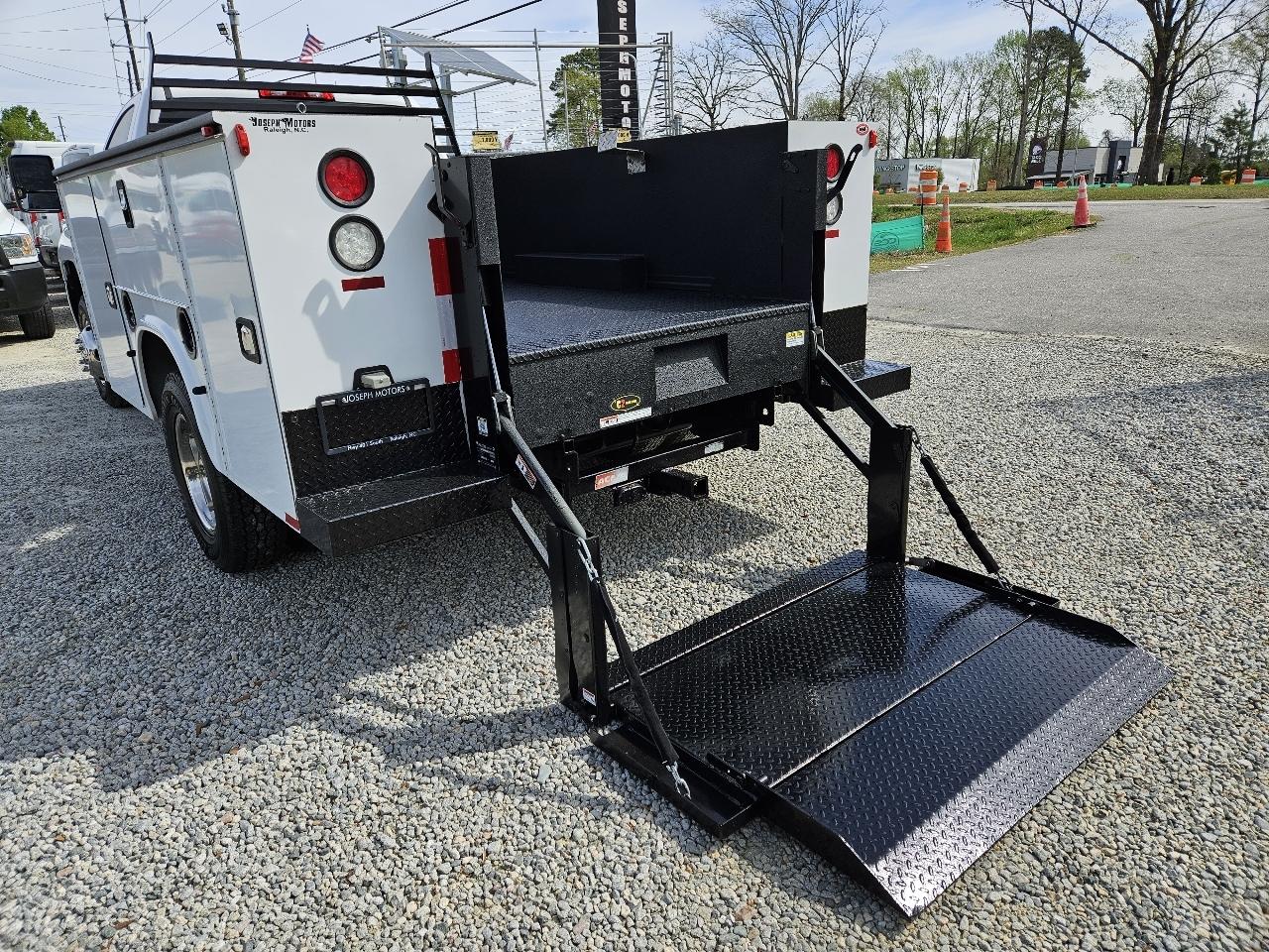 Chevrolet Silverado 3500HD 4WD Reg Cab 133.7" DRW LT 2015