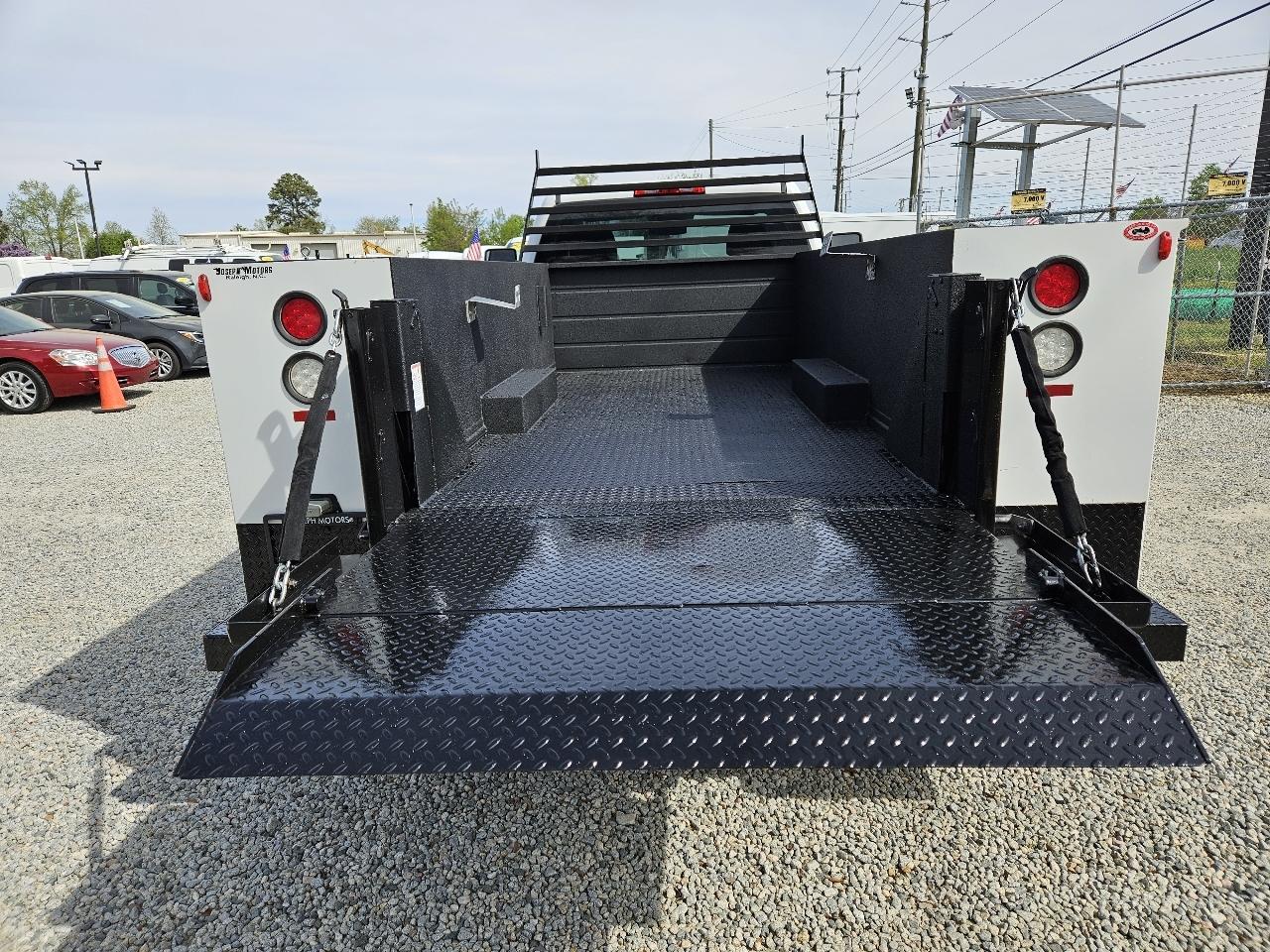 Chevrolet Silverado 3500HD 4WD Reg Cab 133.7" DRW LT 2015