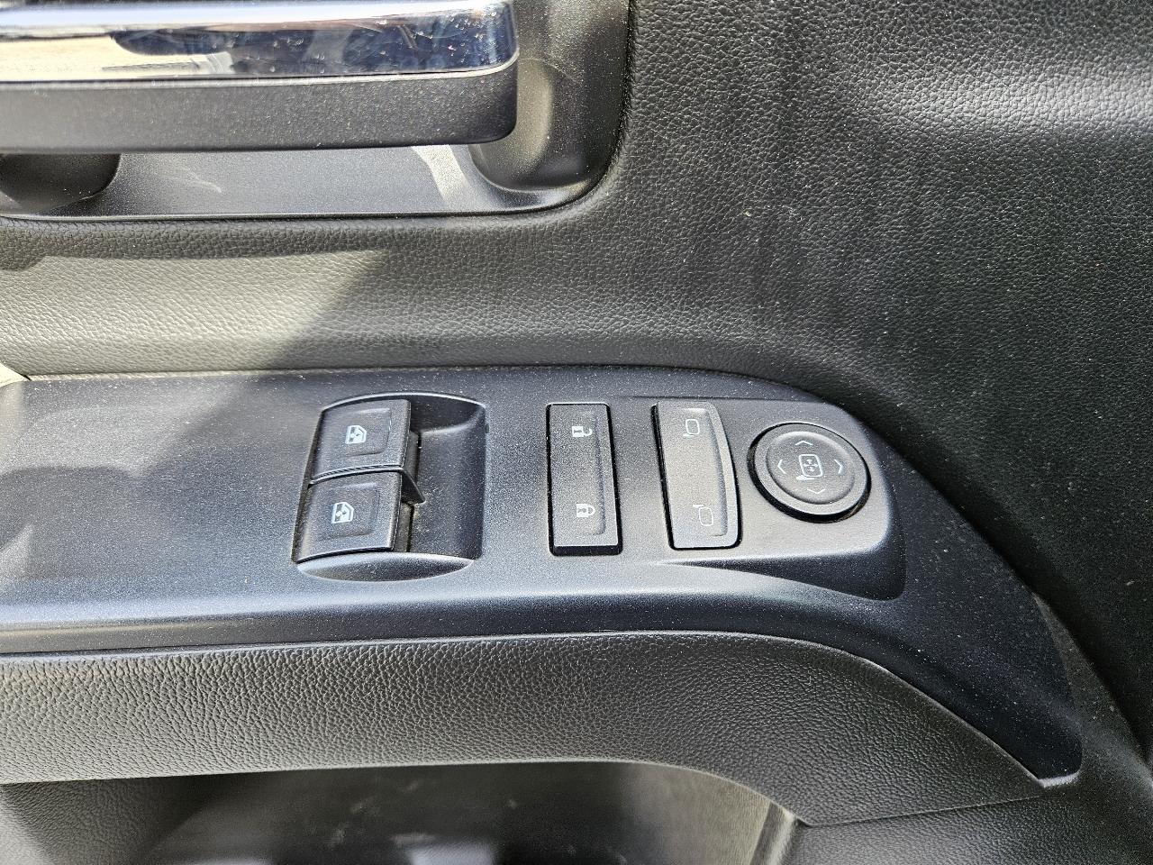 Chevrolet Silverado 3500HD 4WD Reg Cab 133.7" DRW LT 2015