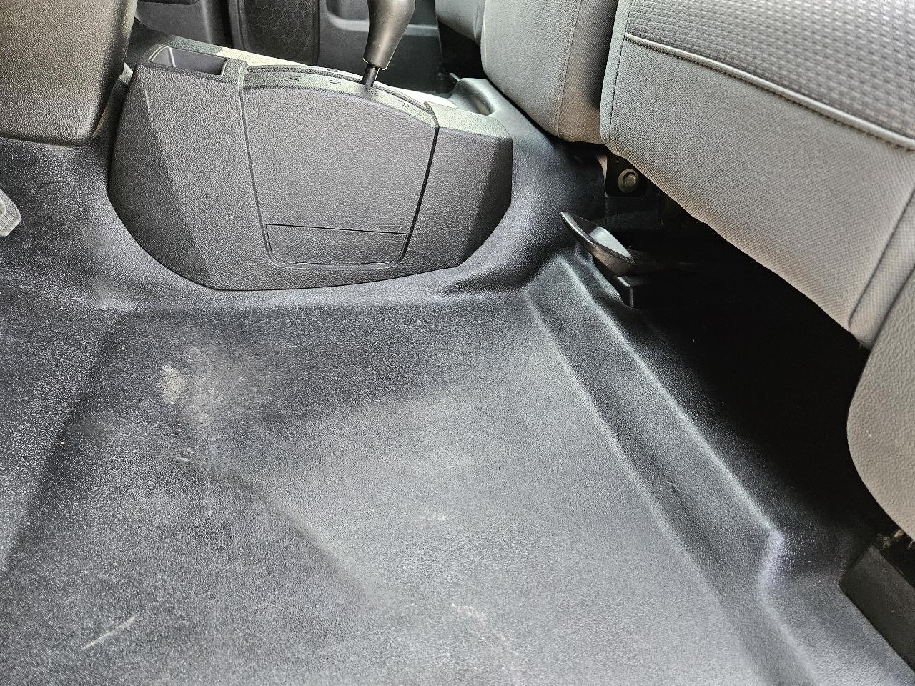 Chevrolet Silverado 3500HD 4WD Reg Cab 133.7" DRW LT 2015