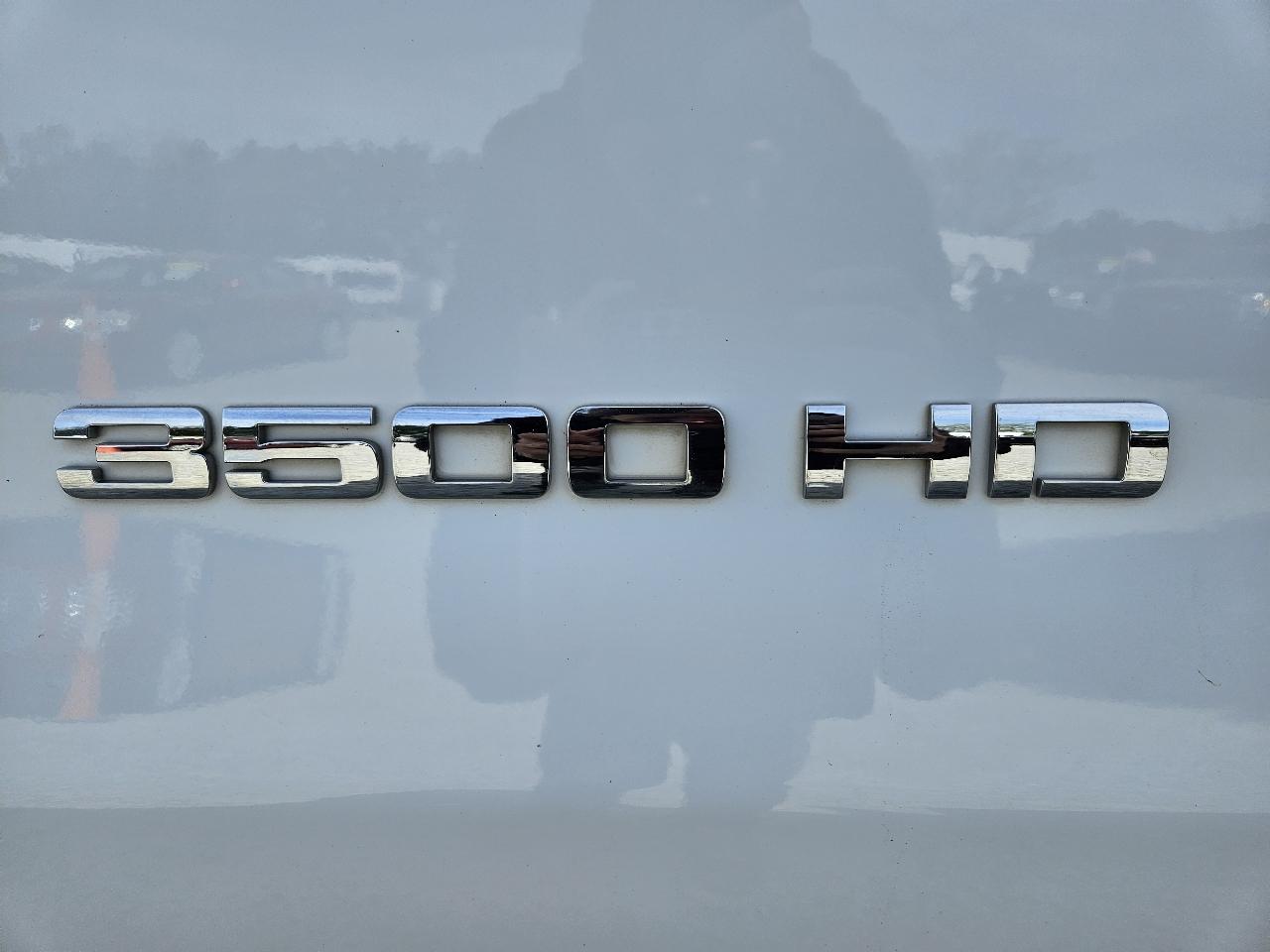 Chevrolet Silverado 3500HD 4WD Reg Cab 133.7" DRW LT 2015