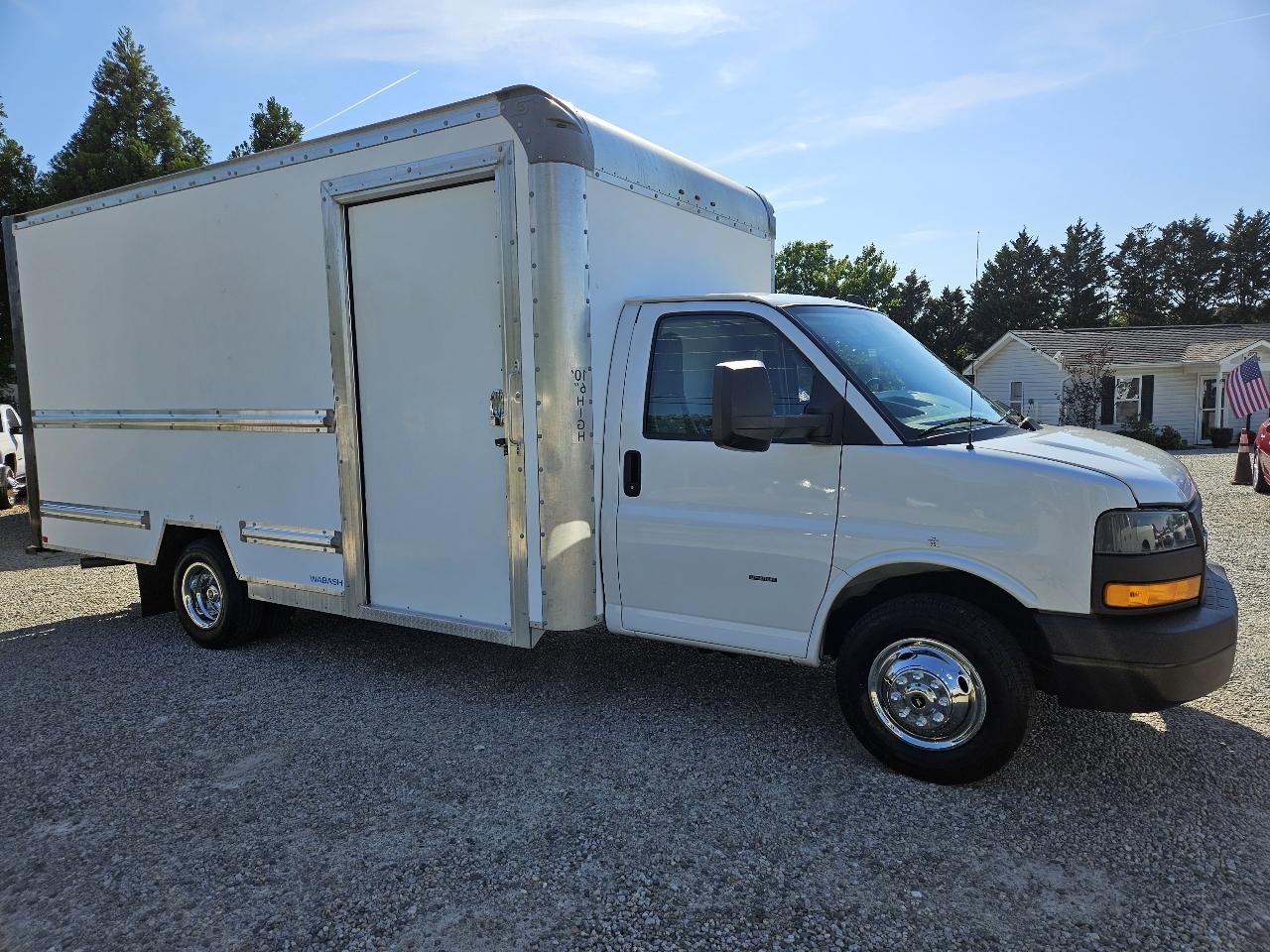 GMC Savana  2022