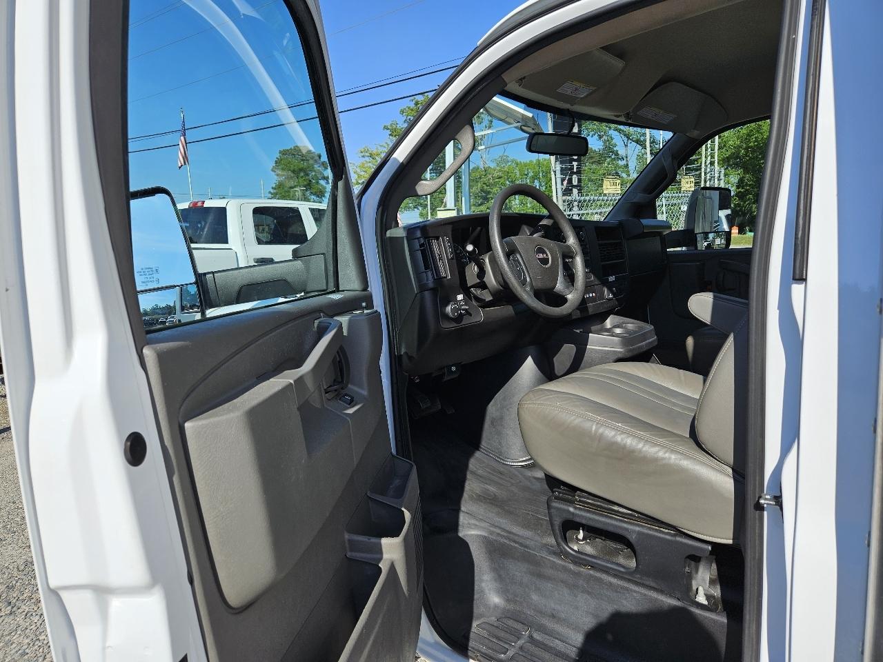 GMC Savana  2022