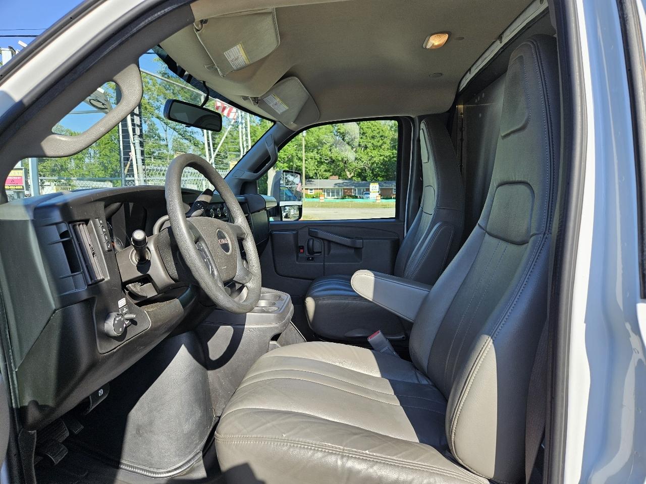 GMC Savana  2022
