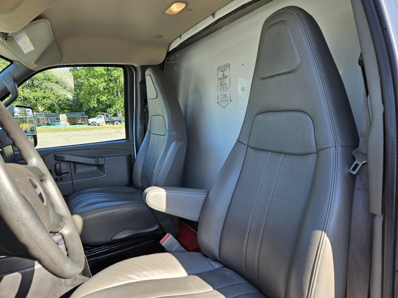 GMC Savana  2022