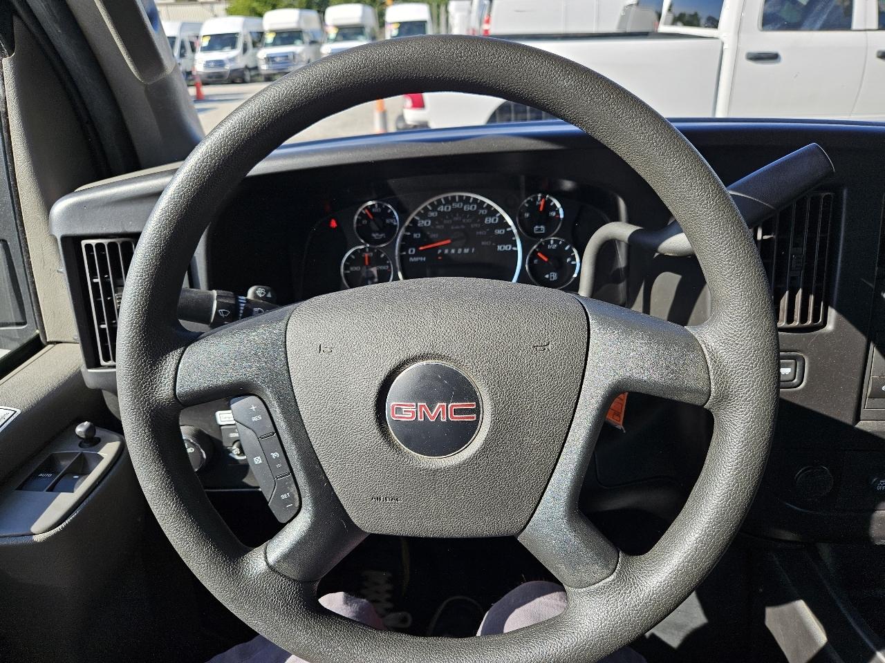 GMC Savana  2022