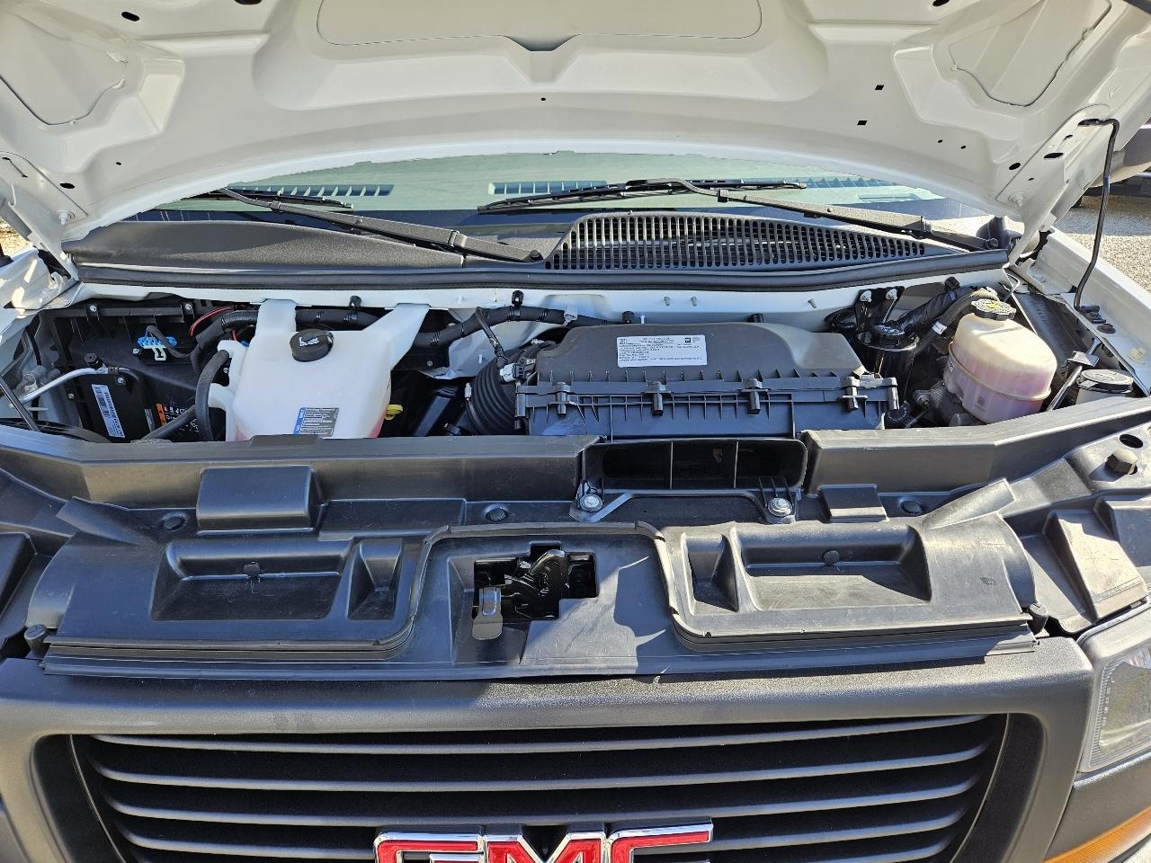 GMC Savana  2022