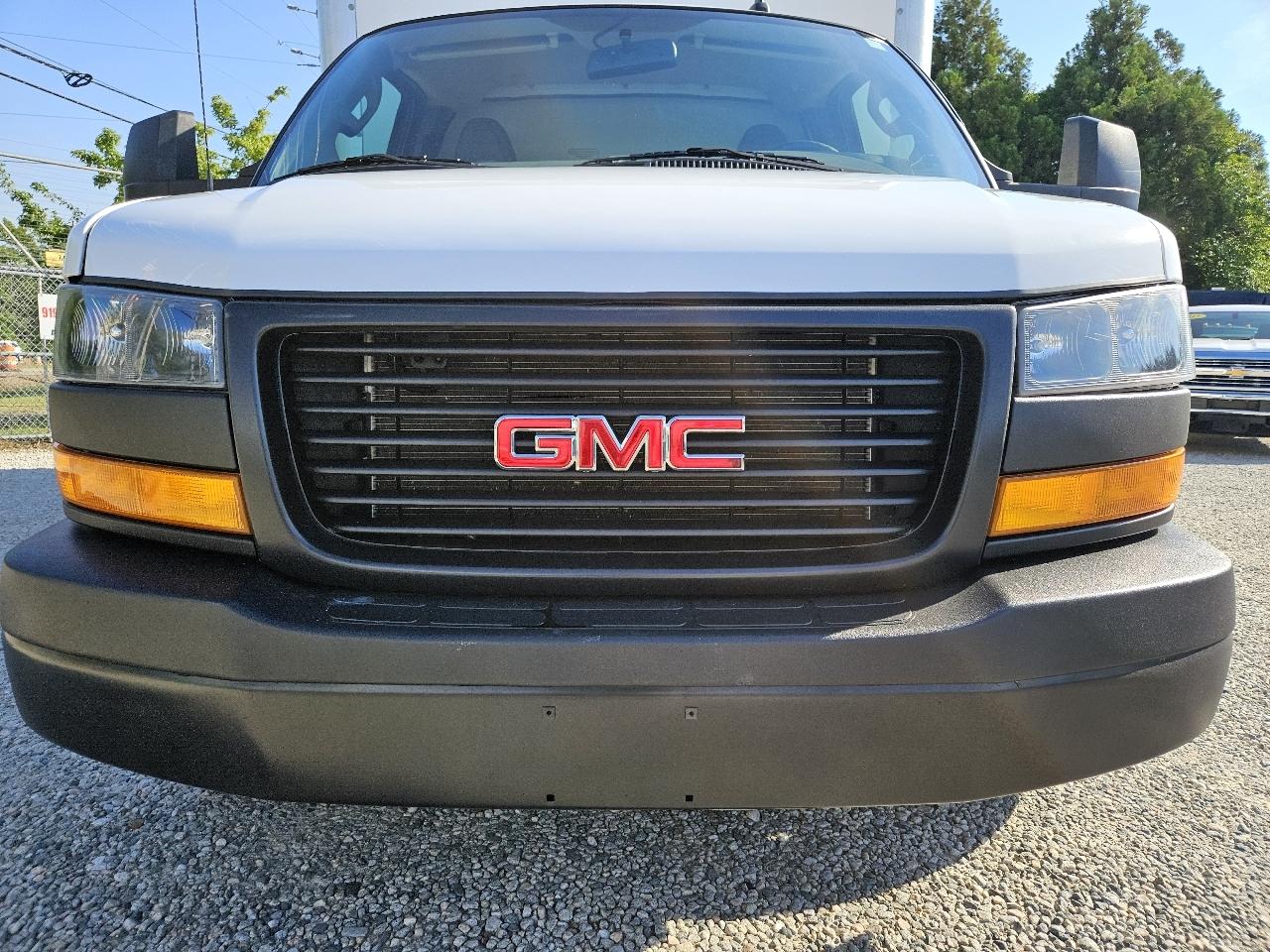 GMC Savana  2022