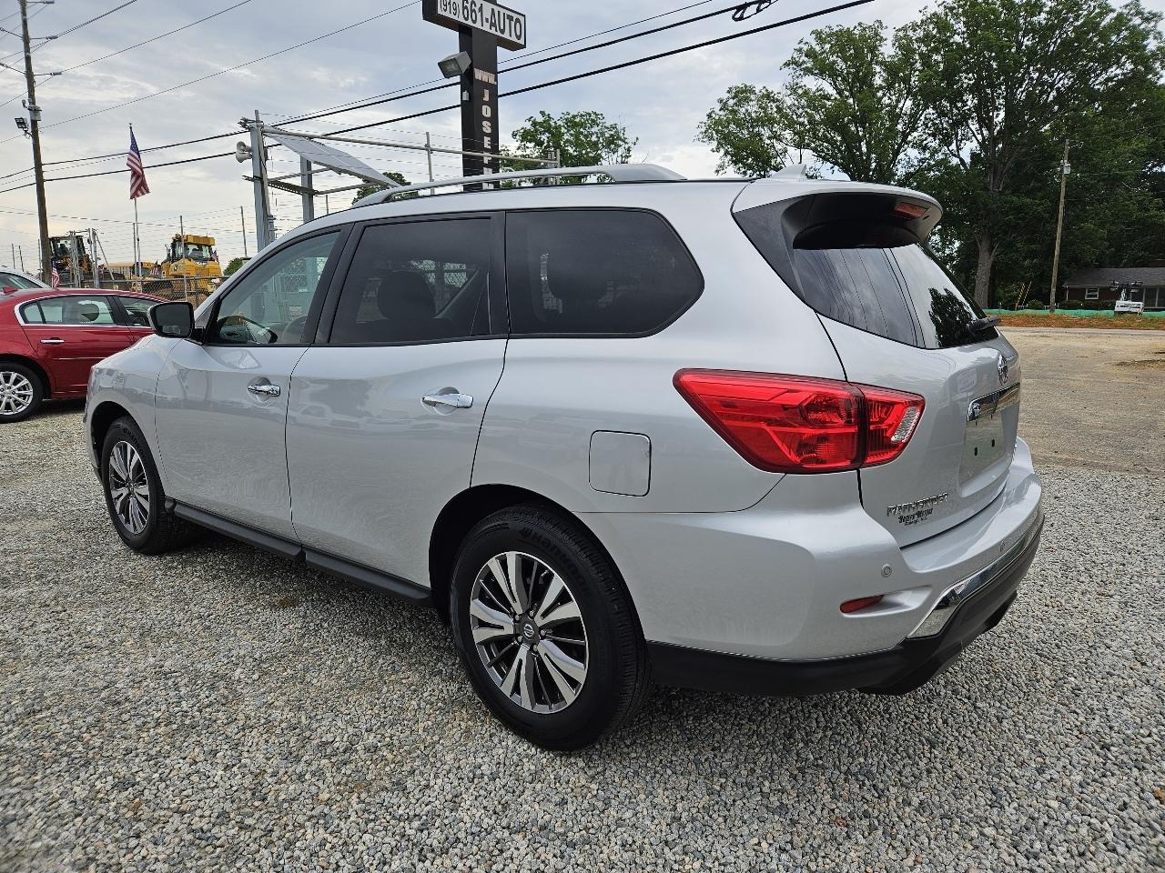 Nissan Pathfinder  2019