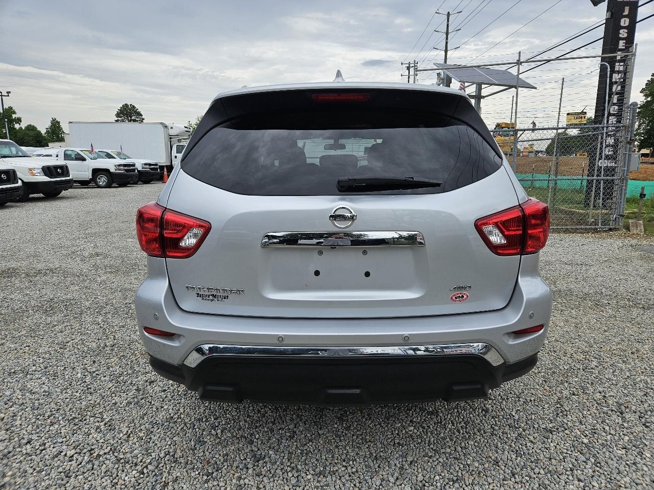 Nissan Pathfinder  2019