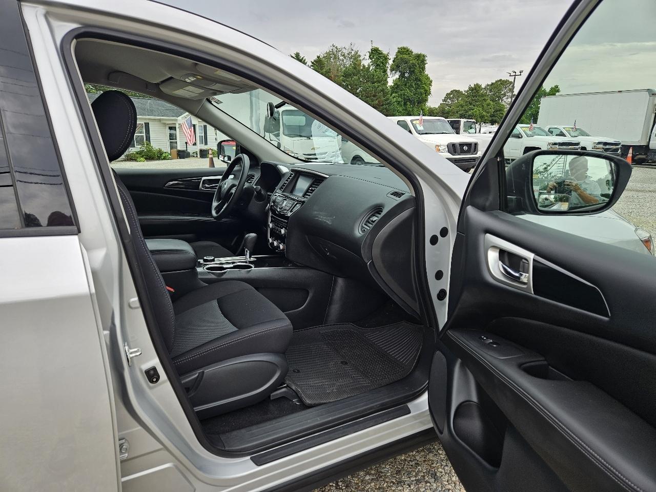 Nissan Pathfinder  2019