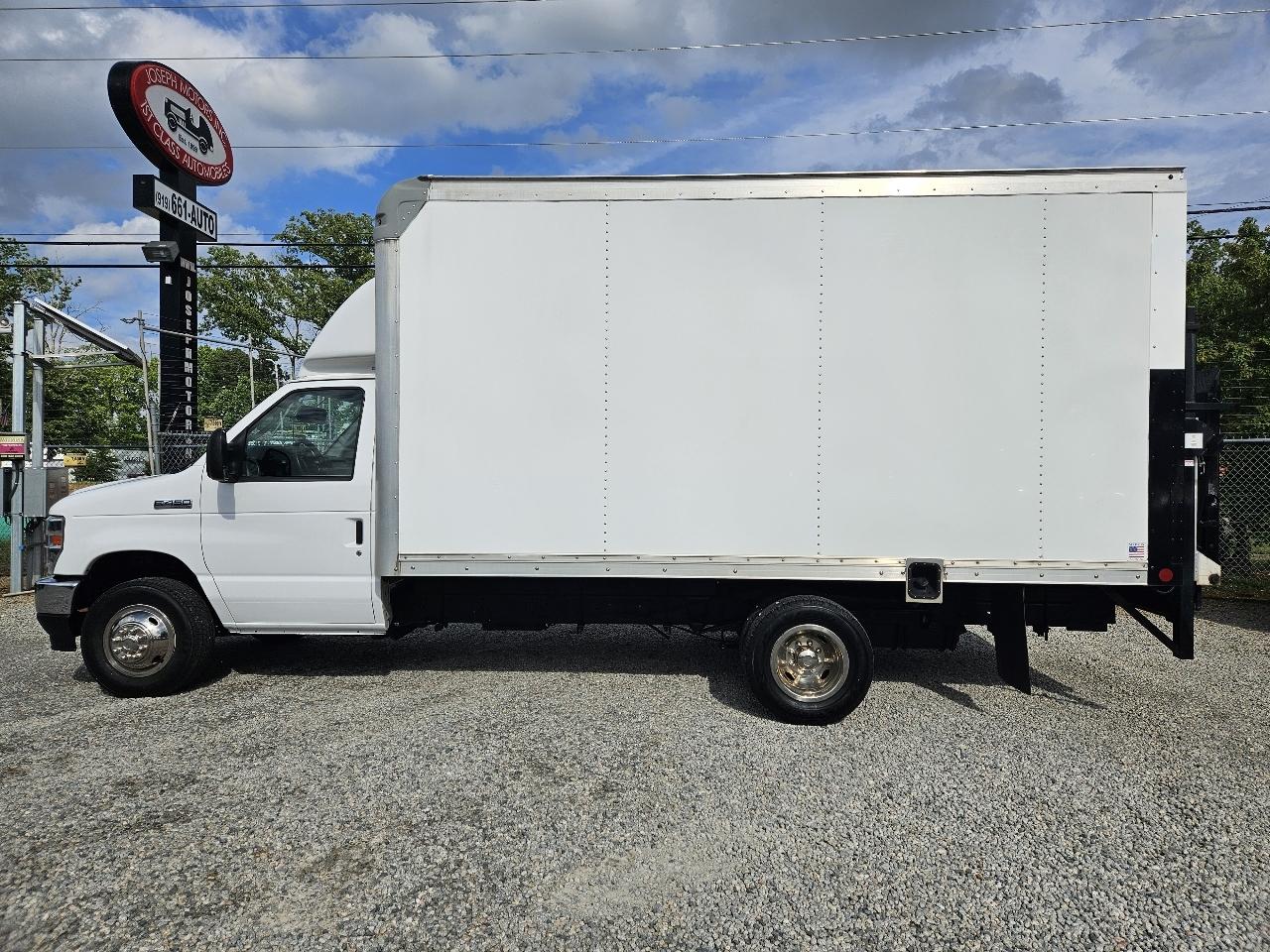 Ford Econoline  2022