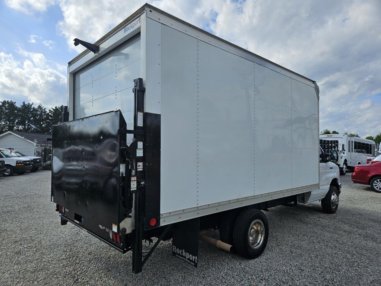 Ford Econoline  2022